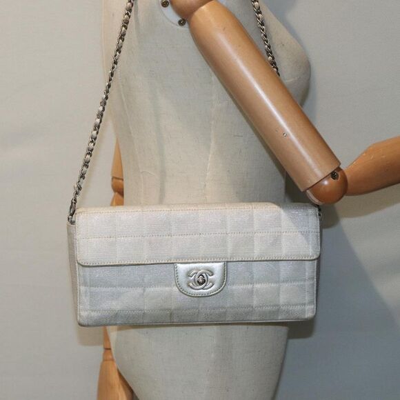 Chanel Chocolate Bar Beige Synthetic Clutch Bag (Pre-Owned) - Picture 15 of 16